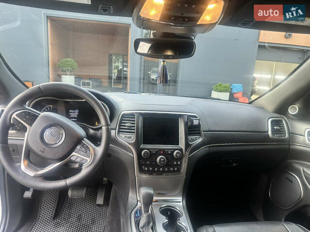 Білий Джип Grand Cherokee, об'ємом двигуна 3.6 л та пробігом 134 тис. км за 27600 $, фото 1 на Automoto.ua