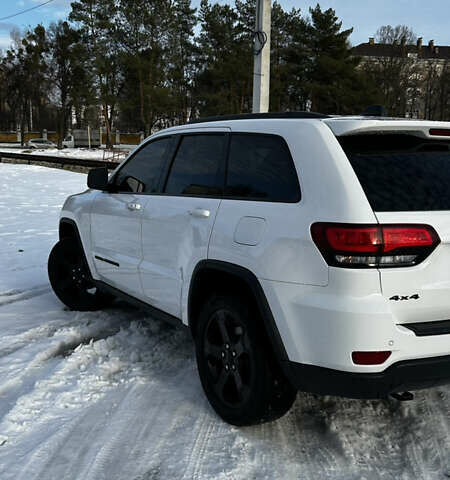 Білий Джип Grand Cherokee, об'ємом двигуна 3.6 л та пробігом 113 тис. км за 24900 $, фото 1 на Automoto.ua