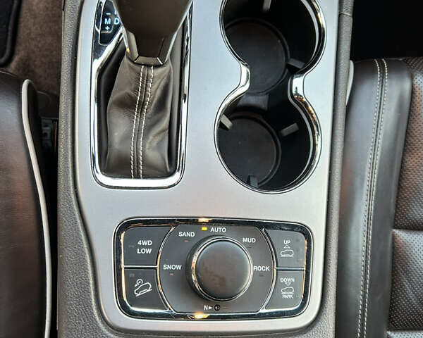 Белый Джип Гранд Чероки, объемом двигателя 3.6 л и пробегом 102 тыс. км за 28000 $, фото 28 на Automoto.ua