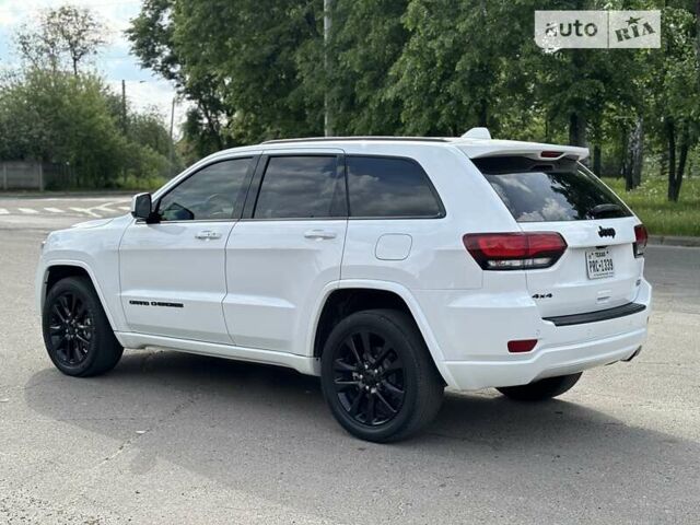 Білий Джип Grand Cherokee, об'ємом двигуна 3.6 л та пробігом 98 тис. км за 24000 $, фото 10 на Automoto.ua