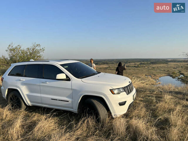Белый Джип Гранд Чероки, объемом двигателя 3.6 л и пробегом 135 тыс. км за 23000 $, фото 6 на Automoto.ua