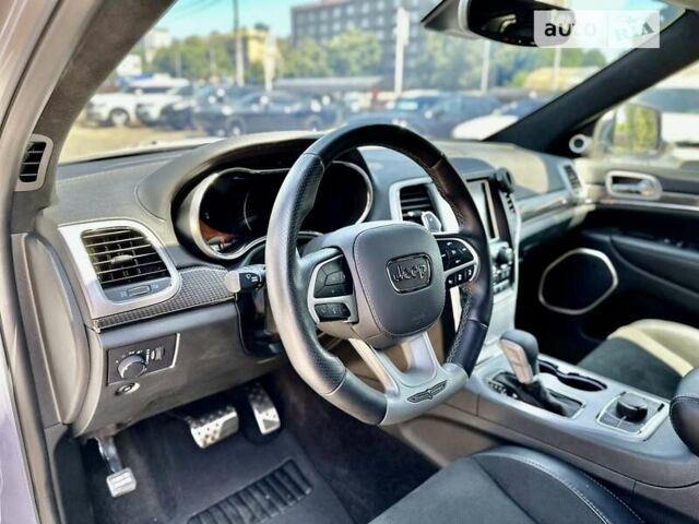 Білий Джип Grand Cherokee, об'ємом двигуна 6.2 л та пробігом 30 тис. км за 88000 $, фото 25 на Automoto.ua