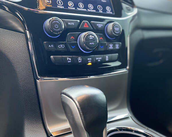 Білий Джип Grand Cherokee, об'ємом двигуна 3.6 л та пробігом 98 тис. км за 25300 $, фото 17 на Automoto.ua