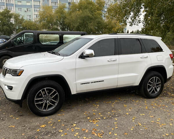 Джип Гранд Чероки 2018 в Черкассах на Automoto.ua Белый Джип Гранд Чероки, объемом двигателя 3.6 л и пробегом 116 тыс. км за 22500 $, фото 3 на Automoto.ua