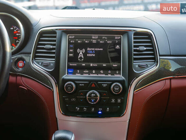Білий Джип Grand Cherokee, об'ємом двигуна 6.2 л та пробігом 148 тис. км за 57700 $, фото 22 на Automoto.ua