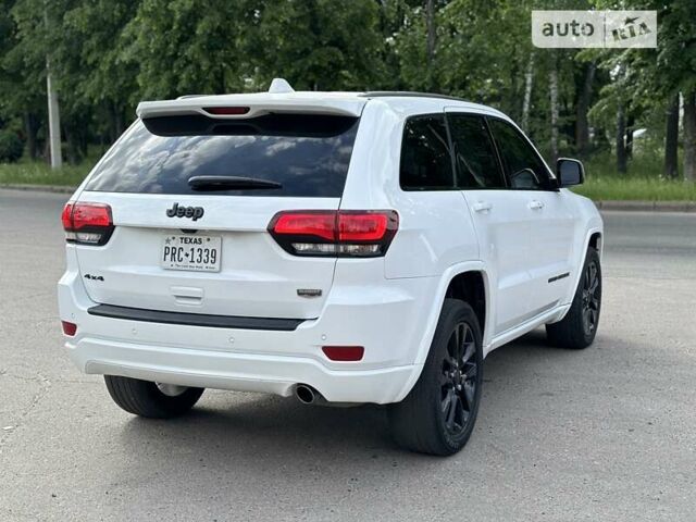 Білий Джип Grand Cherokee, об'ємом двигуна 3.6 л та пробігом 98 тис. км за 24000 $, фото 15 на Automoto.ua