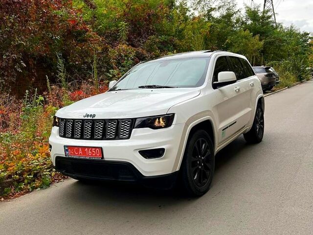 Білий Джип Grand Cherokee, об'ємом двигуна 3.6 л та пробігом 70 тис. км за 22400 $, фото 2 на Automoto.ua