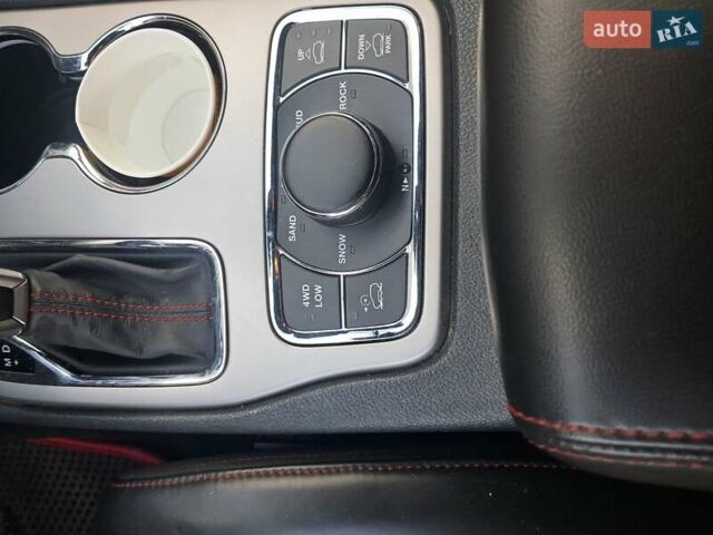 Белый Джип Гранд Чероки, объемом двигателя 3 л и пробегом 124 тыс. км за 29800 $, фото 13 на Automoto.ua