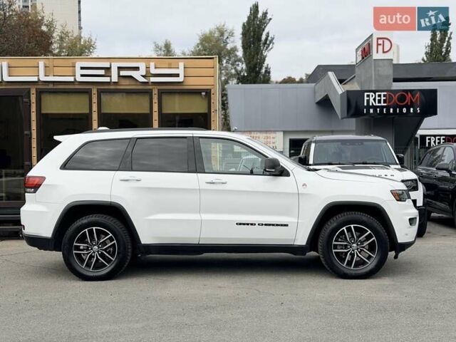 Білий Джип Grand Cherokee, об'ємом двигуна 3.6 л та пробігом 123 тис. км за 28500 $, фото 4 на Automoto.ua