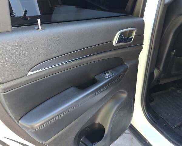 Білий Джип Grand Cherokee, об'ємом двигуна 3.6 л та пробігом 121 тис. км за 23940 $, фото 10 на Automoto.ua