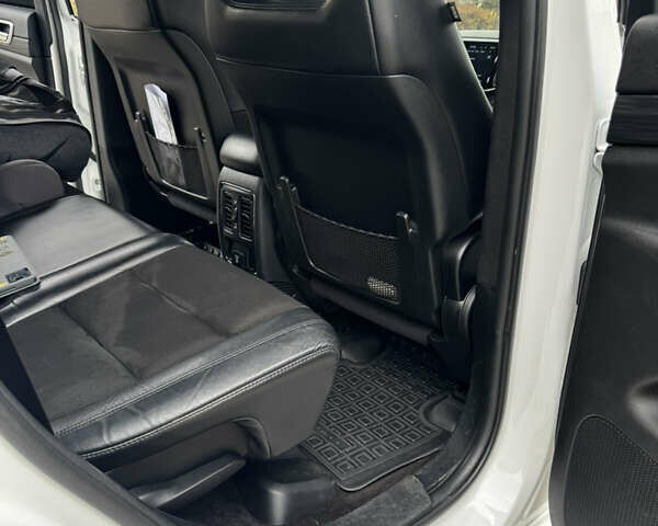 Белый Джип Гранд Чероки, объемом двигателя 3.6 л и пробегом 98 тыс. км за 26000 $, фото 6 на Automoto.ua