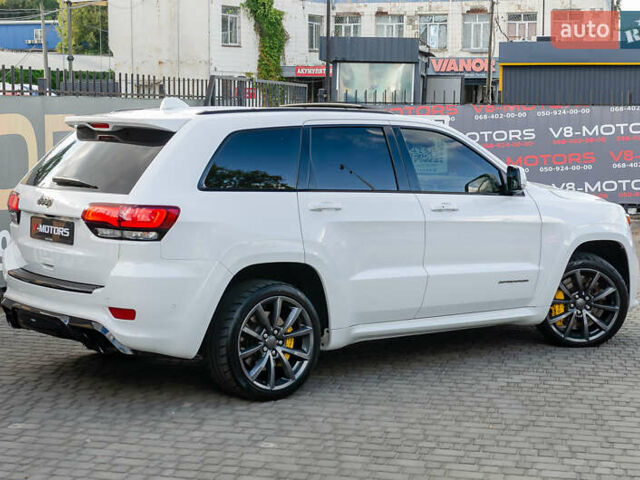 Білий Джип Grand Cherokee, об'ємом двигуна 6.2 л та пробігом 148 тис. км за 57700 $, фото 39 на Automoto.ua