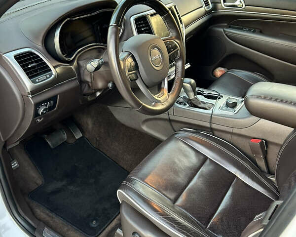 Белый Джип Гранд Чероки, объемом двигателя 3.6 л и пробегом 102 тыс. км за 28000 $, фото 35 на Automoto.ua