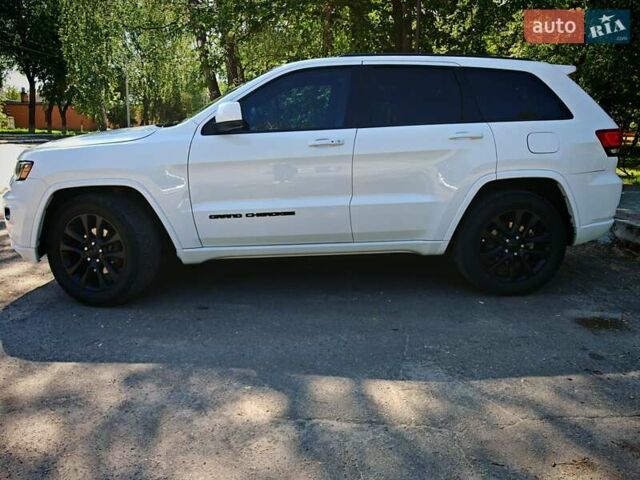 Білий Джип Grand Cherokee, об'ємом двигуна 3.6 л та пробігом 185 тис. км за 22500 $, фото 1 на Automoto.ua