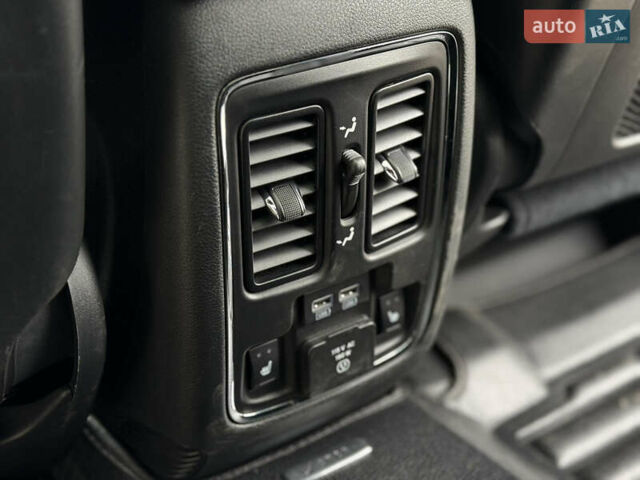 Білий Джип Grand Cherokee, об'ємом двигуна 5.7 л та пробігом 93 тис. км за 34900 $, фото 35 на Automoto.ua