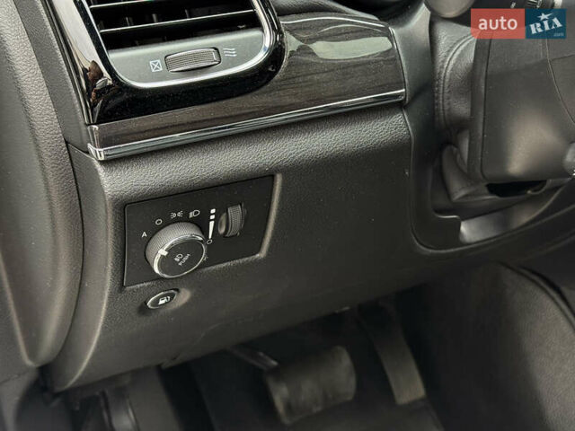 Білий Джип Grand Cherokee, об'ємом двигуна 5.7 л та пробігом 93 тис. км за 34900 $, фото 24 на Automoto.ua