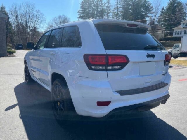 Белый Джип Гранд Чероки, объемом двигателя 6.2 л и пробегом 39 тыс. км за 12400 $, фото 5 на Automoto.ua