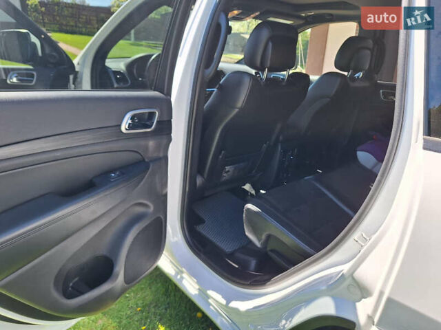 Белый Джип Гранд Чероки, объемом двигателя 3.6 л и пробегом 100 тыс. км за 27500 $, фото 9 на Automoto.ua