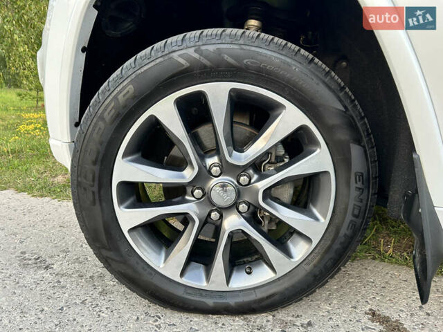 Белый Джип Гранд Чероки, объемом двигателя 3.6 л и пробегом 102 тыс. км за 28000 $, фото 39 на Automoto.ua