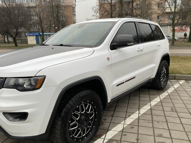 Білий Джип Grand Cherokee, об'ємом двигуна 0.57 л та пробігом 144 тис. км за 41499 $, фото 1 на Automoto.ua