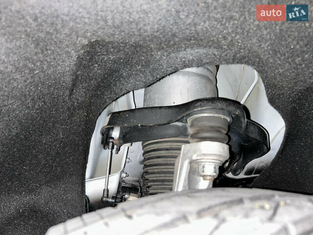 Белый Джип Гранд Чероки, объемом двигателя 3.6 л и пробегом 102 тыс. км за 28000 $, фото 8 на Automoto.ua