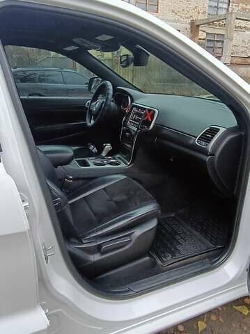 Белый Джип Гранд Чероки, объемом двигателя 3.6 л и пробегом 140 тыс. км за 22500 $, фото 13 на Automoto.ua