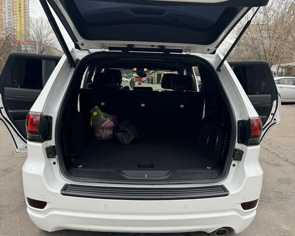 Белый Джип Гранд Чероки, объемом двигателя 3.6 л и пробегом 98 тыс. км за 26000 $, фото 8 на Automoto.ua