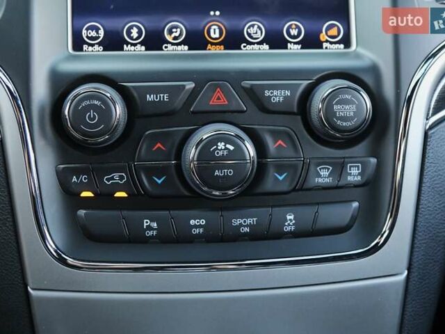 Белый Джип Гранд Чероки, объемом двигателя 5.65 л и пробегом 80 тыс. км за 35900 $, фото 21 на Automoto.ua