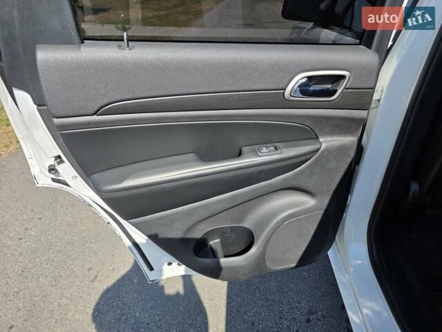 Белый Джип Гранд Чероки, объемом двигателя 3.6 л и пробегом 143 тыс. км за 23200 $, фото 16 на Automoto.ua