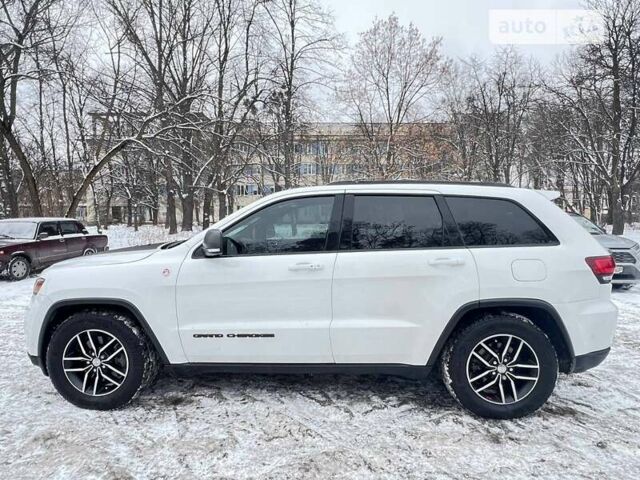 Білий Джип Grand Cherokee, об'ємом двигуна 5.65 л та пробігом 90 тис. км за 36200 $, фото 1 на Automoto.ua