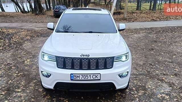 Белый Джип Гранд Чероки, объемом двигателя 3.6 л и пробегом 140 тыс. км за 22500 $, фото 2 на Automoto.ua