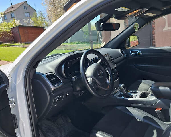 Белый Джип Гранд Чероки, объемом двигателя 3.6 л и пробегом 100 тыс. км за 27500 $, фото 8 на Automoto.ua