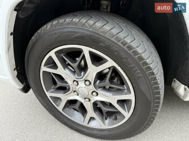 Білий Джип Grand Cherokee, об'ємом двигуна 5.7 л та пробігом 93 тис. км за 34900 $, фото 18 на Automoto.ua