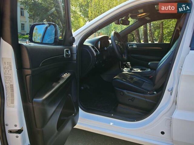 Білий Джип Grand Cherokee, об'ємом двигуна 3.6 л та пробігом 185 тис. км за 22500 $, фото 10 на Automoto.ua