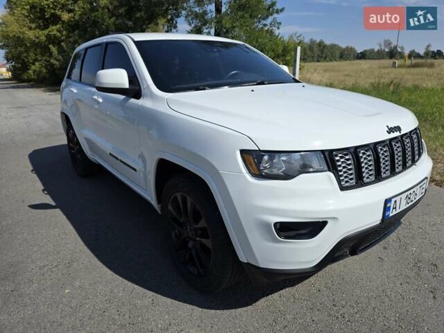 Белый Джип Гранд Чероки, объемом двигателя 3.6 л и пробегом 143 тыс. км за 23200 $, фото 12 на Automoto.ua