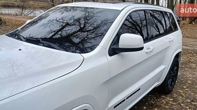 Белый Джип Гранд Чероки, объемом двигателя 3.6 л и пробегом 140 тыс. км за 22500 $, фото 19 на Automoto.ua