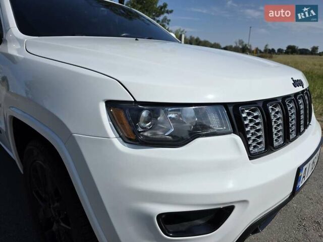 Белый Джип Гранд Чероки, объемом двигателя 3.6 л и пробегом 143 тыс. км за 23200 $, фото 17 на Automoto.ua