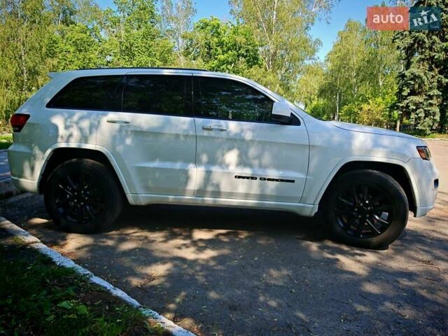 Білий Джип Grand Cherokee, об'ємом двигуна 3.6 л та пробігом 185 тис. км за 22500 $, фото 6 на Automoto.ua