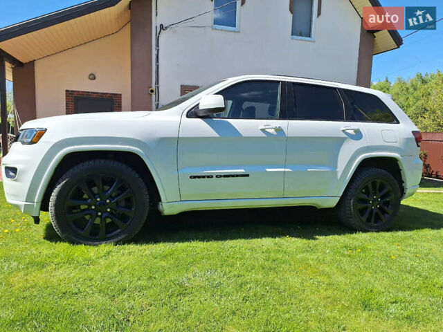 Белый Джип Гранд Чероки, объемом двигателя 3.6 л и пробегом 100 тыс. км за 27500 $, фото 1 на Automoto.ua
