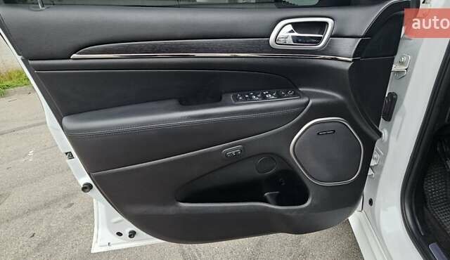 Білий Джип Grand Cherokee, об'ємом двигуна 3.6 л та пробігом 134 тис. км за 26500 $, фото 12 на Automoto.ua