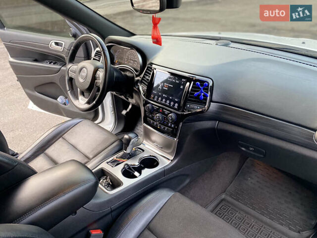 Білий Джип Grand Cherokee, об'ємом двигуна 3.6 л та пробігом 98 тис. км за 25300 $, фото 23 на Automoto.ua