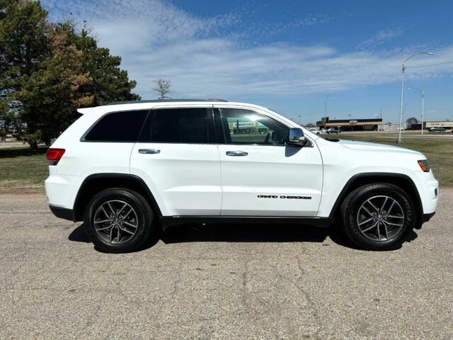 Білий Джип Grand Cherokee, об'ємом двигуна 0.36 л та пробігом 235 тис. км за 15900 $, фото 3 на Automoto.ua