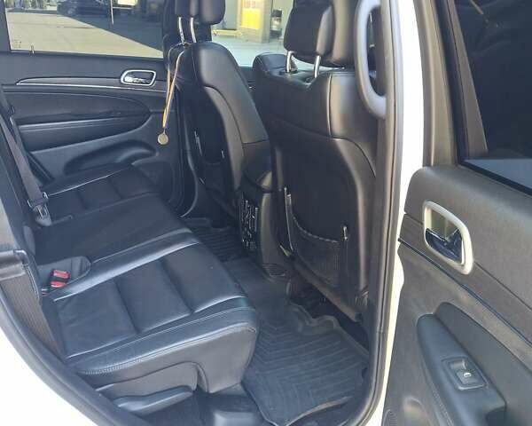 Білий Джип Grand Cherokee, об'ємом двигуна 3.6 л та пробігом 121 тис. км за 23940 $, фото 9 на Automoto.ua