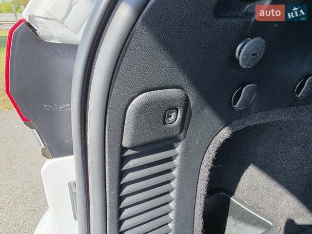 Белый Джип Гранд Чероки, объемом двигателя 3.6 л и пробегом 143 тыс. км за 23200 $, фото 27 на Automoto.ua