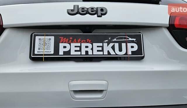 Білий Джип Grand Cherokee, об'ємом двигуна 3.6 л та пробігом 134 тис. км за 26500 $, фото 6 на Automoto.ua