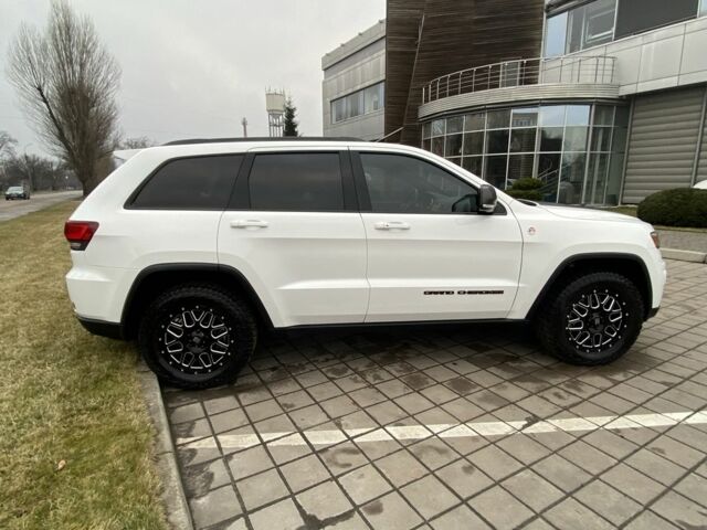 Білий Джип Grand Cherokee, об'ємом двигуна 0.57 л та пробігом 144 тис. км за 41499 $, фото 6 на Automoto.ua