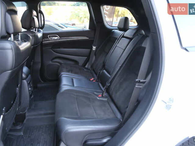 Белый Джип Гранд Чероки, объемом двигателя 5.65 л и пробегом 80 тыс. км за 35900 $, фото 9 на Automoto.ua