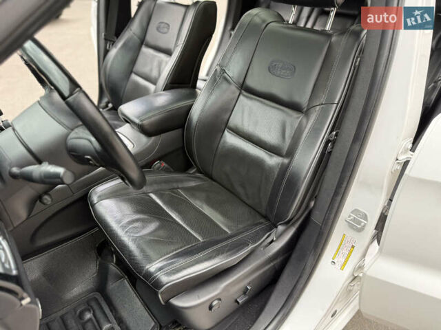 Білий Джип Grand Cherokee, об'ємом двигуна 5.7 л та пробігом 93 тис. км за 34900 $, фото 22 на Automoto.ua