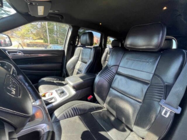 Белый Джип Гранд Чероки, объемом двигателя 6.2 л и пробегом 39 тыс. км за 12400 $, фото 10 на Automoto.ua