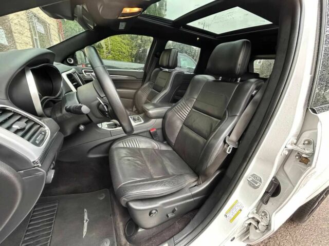 Белый Джип Гранд Чероки, объемом двигателя 6.2 л и пробегом 31 тыс. км за 13200 $, фото 9 на Automoto.ua